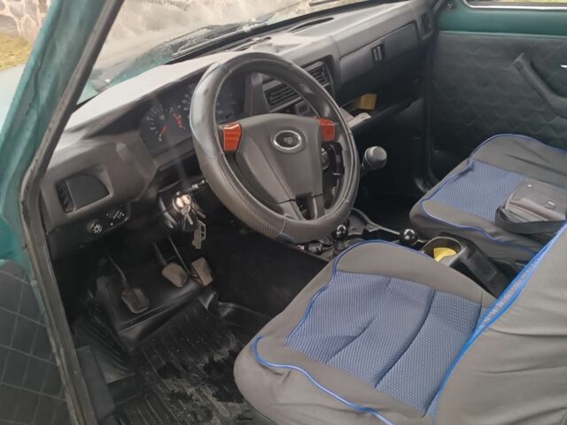 Зеленый ВАЗ 21213 Niva, объемом двигателя 0 л и пробегом 100 тыс. км за 3500 $, фото 5 на Automoto.ua