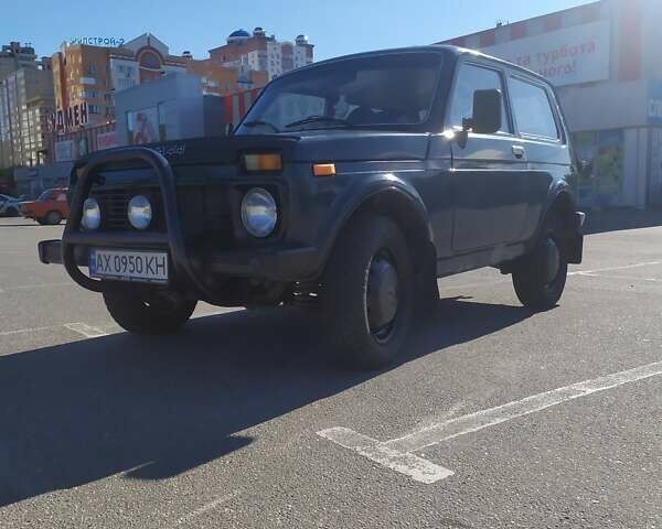 Зеленый ВАЗ 21213 Niva, объемом двигателя 1.7 л и пробегом 192 тыс. км за 2800 $, фото 2 на Automoto.ua