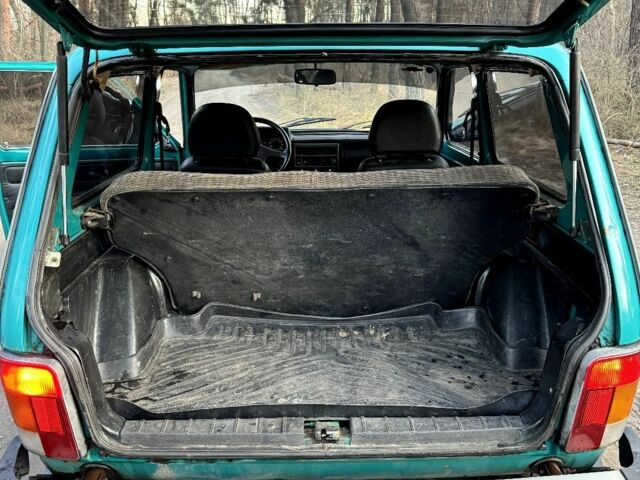 Зеленый ВАЗ 21213 Niva, объемом двигателя 1.6 л и пробегом 100 тыс. км за 2350 $, фото 5 на Automoto.ua