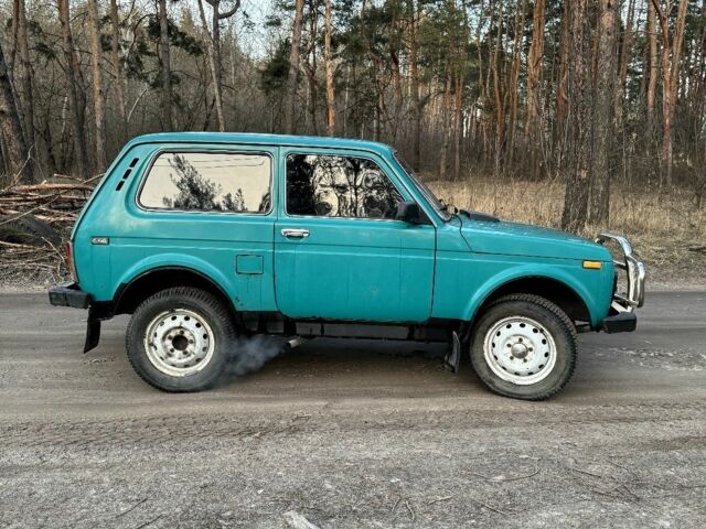 Зеленый ВАЗ 21213 Niva, объемом двигателя 1.6 л и пробегом 100 тыс. км за 2350 $, фото 1 на Automoto.ua
