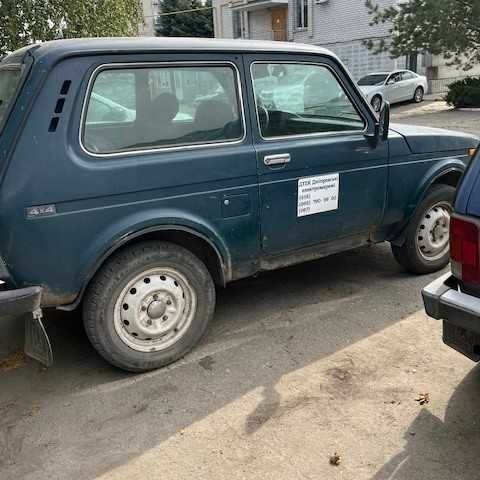 Зелений ВАЗ 21213 Niva, об'ємом двигуна 1.6 л та пробігом 457 тис. км за 2672 $, фото 7 на Automoto.ua