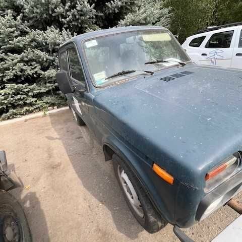 Зелений ВАЗ 21213 Niva, об'ємом двигуна 1.6 л та пробігом 457 тис. км за 2672 $, фото 2 на Automoto.ua