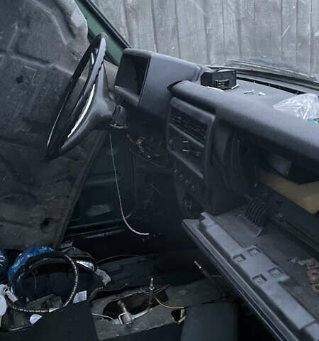 Зеленый ВАЗ 21213 Niva, объемом двигателя 1.6 л и пробегом 600 тыс. км за 2000 $, фото 4 на Automoto.ua
