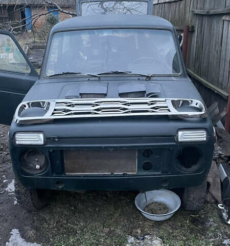 Зеленый ВАЗ 21213 Niva, объемом двигателя 1.6 л и пробегом 600 тыс. км за 2000 $, фото 5 на Automoto.ua