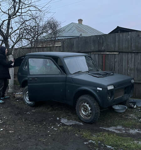 Зеленый ВАЗ 21213 Niva, объемом двигателя 1.6 л и пробегом 600 тыс. км за 2000 $, фото 7 на Automoto.ua