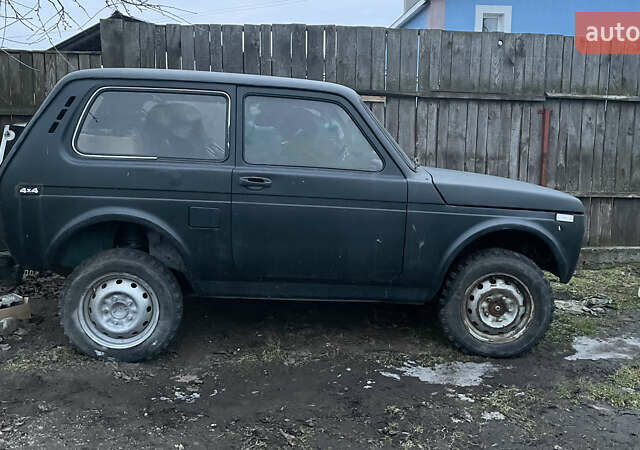 Зеленый ВАЗ 21213 Niva, объемом двигателя 1.6 л и пробегом 600 тыс. км за 2000 $, фото 14 на Automoto.ua