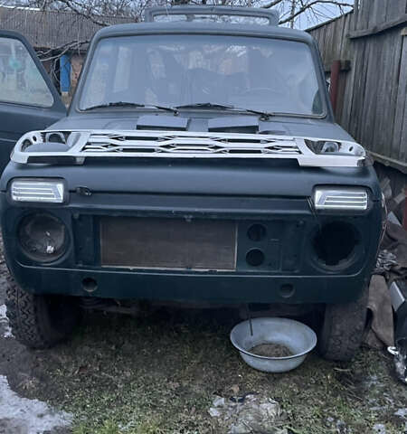 Зеленый ВАЗ 21213 Niva, объемом двигателя 1.6 л и пробегом 600 тыс. км за 2000 $, фото 6 на Automoto.ua