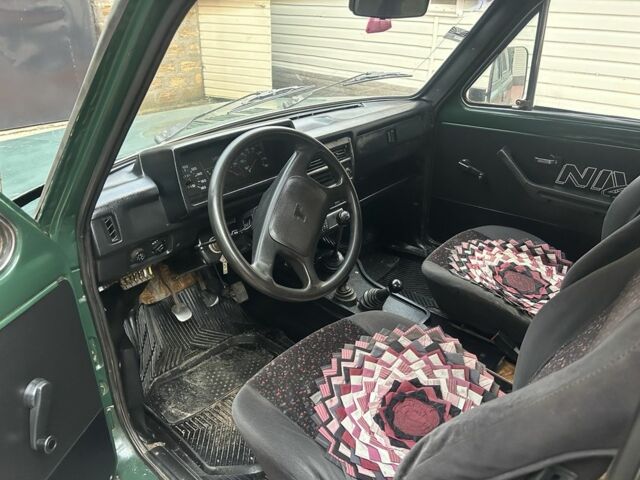 Зеленый ВАЗ 21213 Niva, объемом двигателя 1.6 л и пробегом 180 тыс. км за 1900 $, фото 4 на Automoto.ua