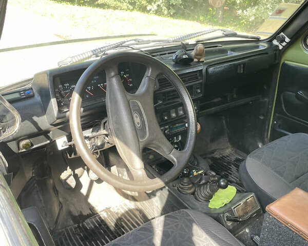 Зеленый ВАЗ 21213 Niva, объемом двигателя 1.7 л и пробегом 157 тыс. км за 2500 $, фото 5 на Automoto.ua