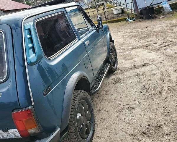 Зеленый ВАЗ 21213 Niva, объемом двигателя 1.7 л и пробегом 100 тыс. км за 2950 $, фото 3 на Automoto.ua