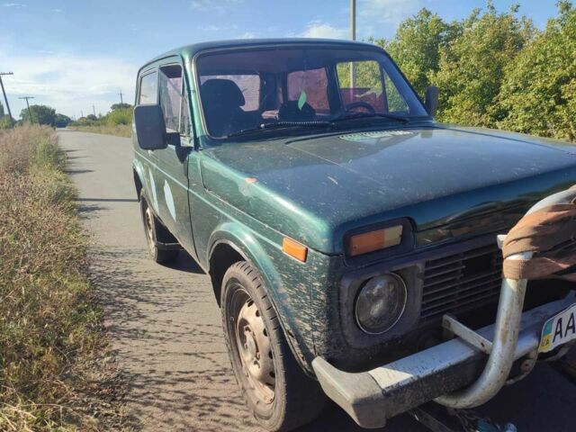 Зеленый ВАЗ 21213 Niva, объемом двигателя 1.7 л и пробегом 100 тыс. км за 1100 $, фото 2 на Automoto.ua