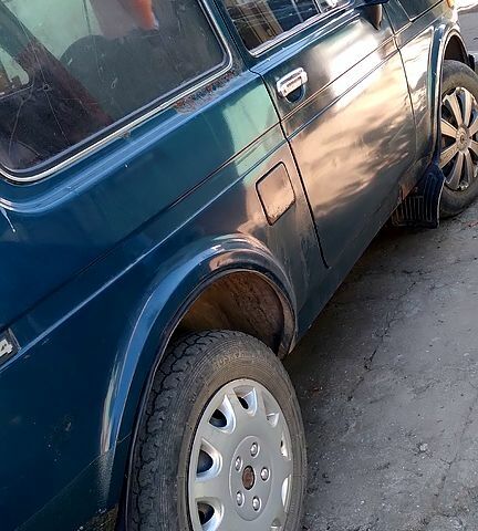 Зеленый ВАЗ 21213 Niva, объемом двигателя 1.6 л и пробегом 190 тыс. км за 2400 $, фото 5 на Automoto.ua