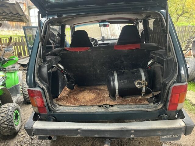 Зелений ВАЗ 21213 Niva, об'ємом двигуна 1.7 л та пробігом 78 тис. км за 2500 $, фото 9 на Automoto.ua