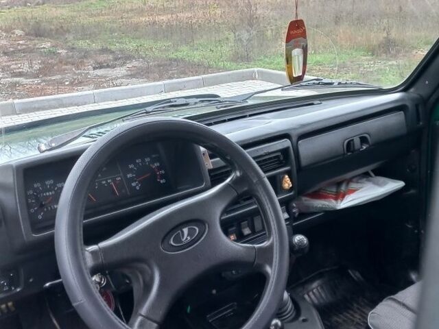 Зеленый ВАЗ 21213 Niva, объемом двигателя 1.7 л и пробегом 170 тыс. км за 2800 $, фото 7 на Automoto.ua