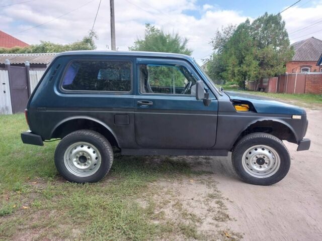 Зеленый ВАЗ 21213 Niva, объемом двигателя 1.7 л и пробегом 275 тыс. км за 1500 $, фото 3 на Automoto.ua