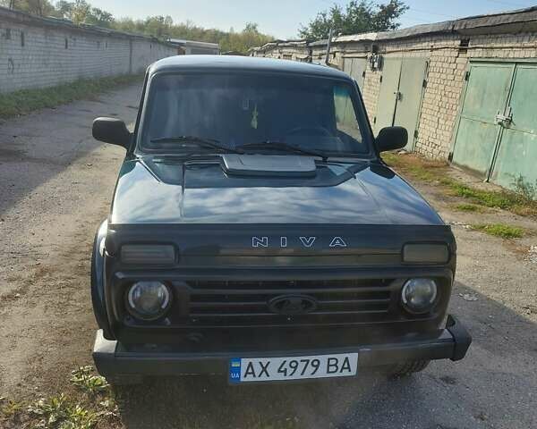 Зеленый ВАЗ 21213 Niva, объемом двигателя 1.69 л и пробегом 108 тыс. км за 2100 $, фото 5 на Automoto.ua