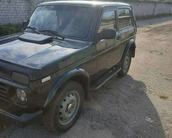Зеленый ВАЗ 21213 Niva, объемом двигателя 1.69 л и пробегом 108 тыс. км за 2100 $, фото 2 на Automoto.ua