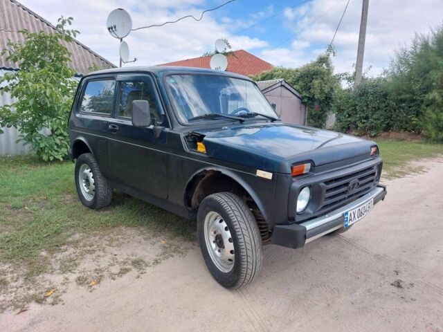 Зеленый ВАЗ 21213 Niva, объемом двигателя 1.7 л и пробегом 275 тыс. км за 1500 $, фото 2 на Automoto.ua