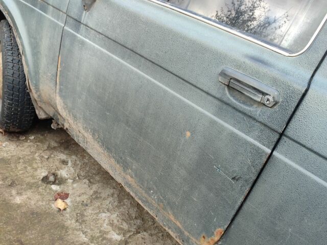 Зелений ВАЗ 21213 Niva, об'ємом двигуна 1.7 л та пробігом 10 тис. км за 2147 $, фото 4 на Automoto.ua