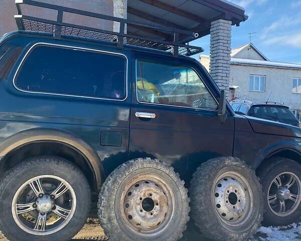 Зеленый ВАЗ 21213 Niva, объемом двигателя 1.69 л и пробегом 140 тыс. км за 2400 $, фото 6 на Automoto.ua