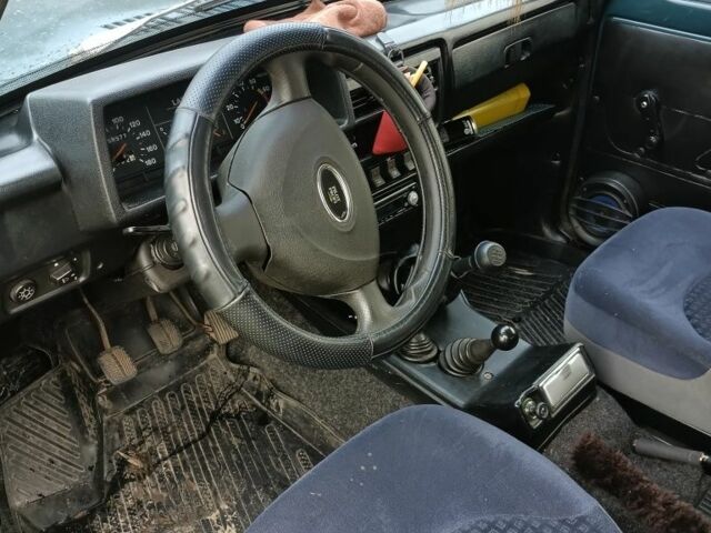Зеленый ВАЗ 21213 Niva, объемом двигателя 1.7 л и пробегом 152 тыс. км за 3500 $, фото 2 на Automoto.ua