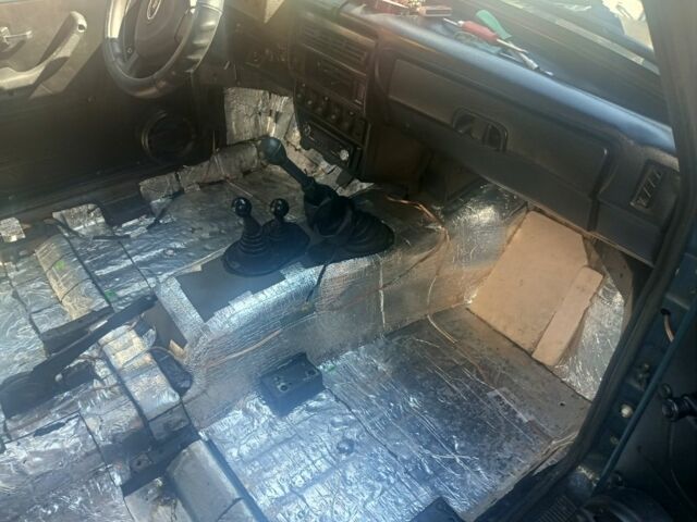 Зеленый ВАЗ 21213 Niva, объемом двигателя 1.7 л и пробегом 152 тыс. км за 3500 $, фото 8 на Automoto.ua