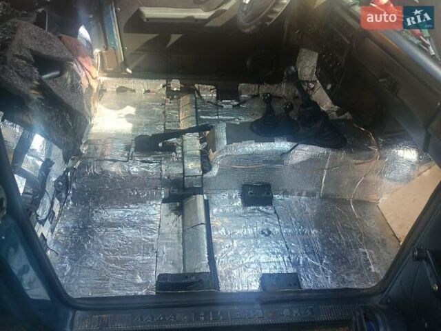 Зеленый ВАЗ 21213 Niva, объемом двигателя 1.7 л и пробегом 152 тыс. км за 3500 $, фото 5 на Automoto.ua