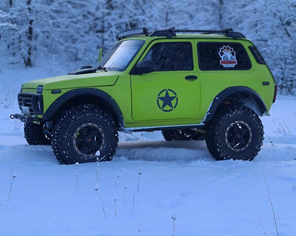 Зелений ВАЗ 21213 Niva, об'ємом двигуна 1.69 л та пробігом 3 тис. км за 5900 $, фото 1 на Automoto.ua