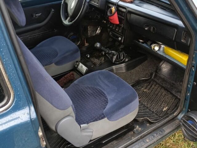 Зеленый ВАЗ 21213 Niva, объемом двигателя 1.7 л и пробегом 152 тыс. км за 3500 $, фото 5 на Automoto.ua