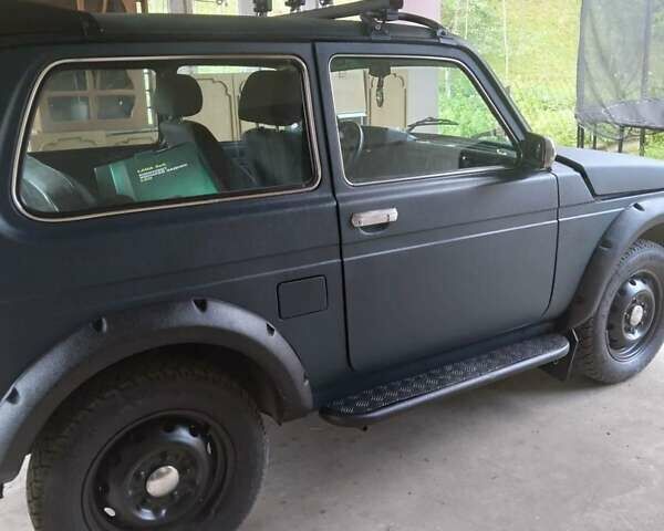 Зеленый ВАЗ 21213 Niva, объемом двигателя 1.7 л и пробегом 86 тыс. км за 4100 $, фото 2 на Automoto.ua