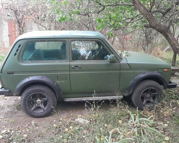Зеленый ВАЗ 21213 Niva, объемом двигателя 1.7 л и пробегом 175 тыс. км за 2700 $, фото 2 на Automoto.ua