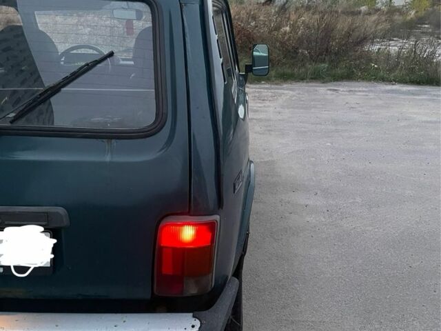 Зеленый ВАЗ 21213 Niva, объемом двигателя 1.7 л и пробегом 130 тыс. км за 2700 $, фото 2 на Automoto.ua