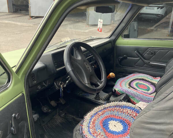 Зеленый ВАЗ 21213 Niva, объемом двигателя 1.69 л и пробегом 150 тыс. км за 2800 $, фото 6 на Automoto.ua