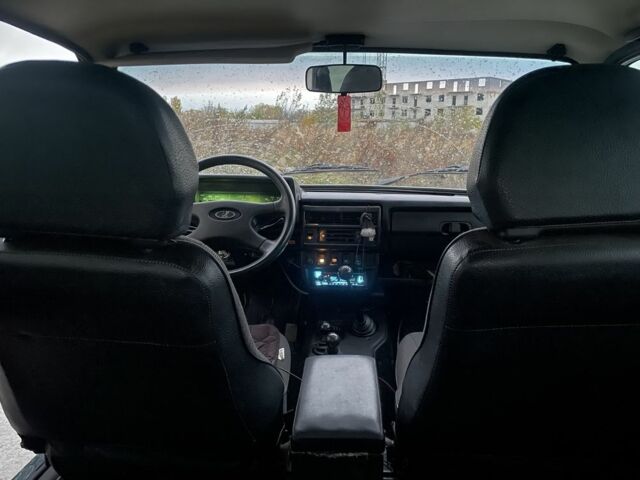 Зеленый ВАЗ 21213 Niva, объемом двигателя 1.7 л и пробегом 130 тыс. км за 2700 $, фото 5 на Automoto.ua