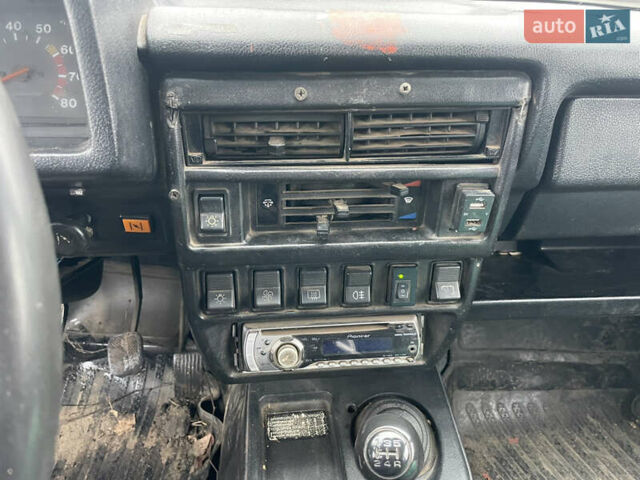 Зеленый ВАЗ 21213 Niva, объемом двигателя 1.7 л и пробегом 320 тыс. км за 1950 $, фото 10 на Automoto.ua