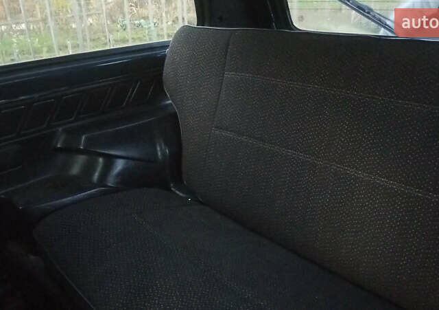 Зеленый ВАЗ 21213 Niva, объемом двигателя 1.7 л и пробегом 150 тыс. км за 3700 $, фото 5 на Automoto.ua