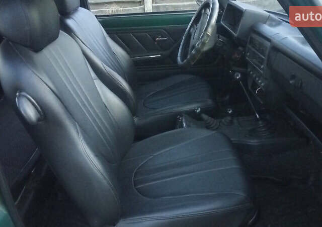 Зеленый ВАЗ 21213 Niva, объемом двигателя 1.7 л и пробегом 150 тыс. км за 3700 $, фото 4 на Automoto.ua