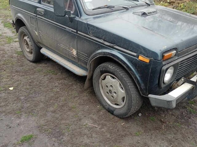 Зелений ВАЗ 21213 Niva, об'ємом двигуна 1.7 л та пробігом 300 тис. км за 1350 $, фото 1 на Automoto.ua