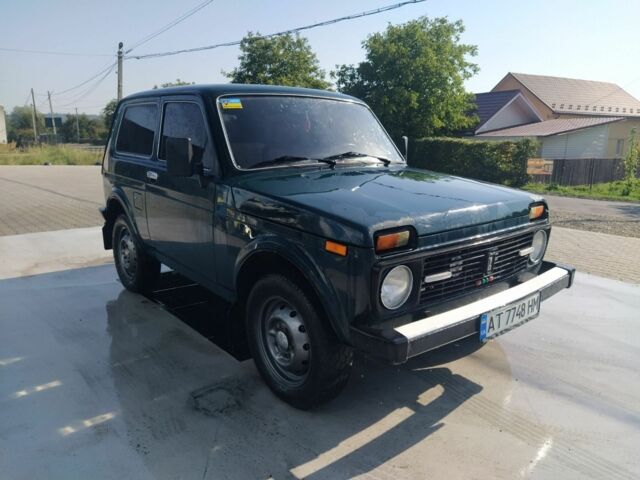 Зеленый ВАЗ 21213 Niva, объемом двигателя 1.7 л и пробегом 100 тыс. км за 3900 $, фото 4 на Automoto.ua