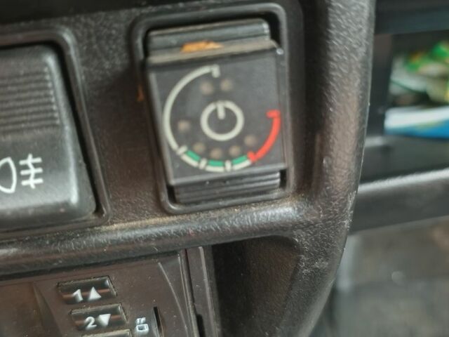 Зеленый ВАЗ 21213 Niva, объемом двигателя 1.7 л и пробегом 141 тыс. км за 2800 $, фото 5 на Automoto.ua