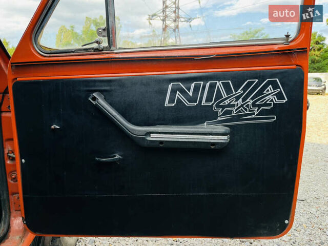 Оранжевый ВАЗ 21213 Niva, объемом двигателя 1.6 л и пробегом 250 тыс. км за 1800 $, фото 12 на Automoto.ua