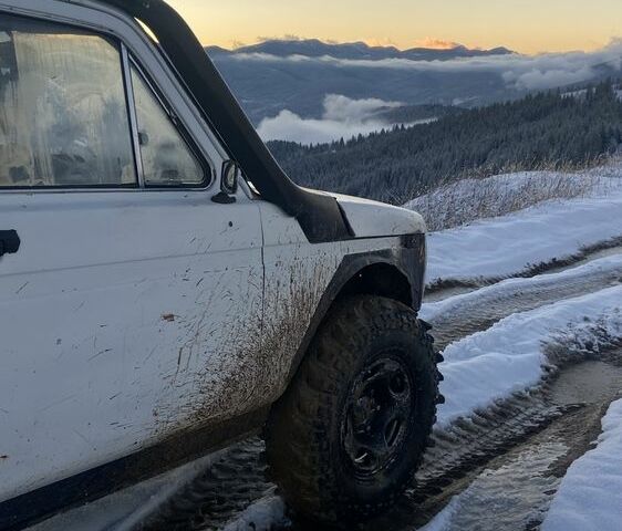 Білий ВАЗ 21214, об'ємом двигуна 1.6 л та пробігом 400 тис. км за 2600 $, фото 4 на Automoto.ua