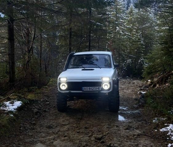 Білий ВАЗ 21214, об'ємом двигуна 1.6 л та пробігом 400 тис. км за 2600 $, фото 6 на Automoto.ua