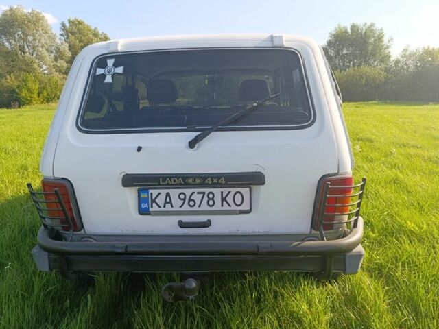 Белый ВАЗ 21214, объемом двигателя 1.7 л и пробегом 140 тыс. км за 3500 $, фото 2 на Automoto.ua