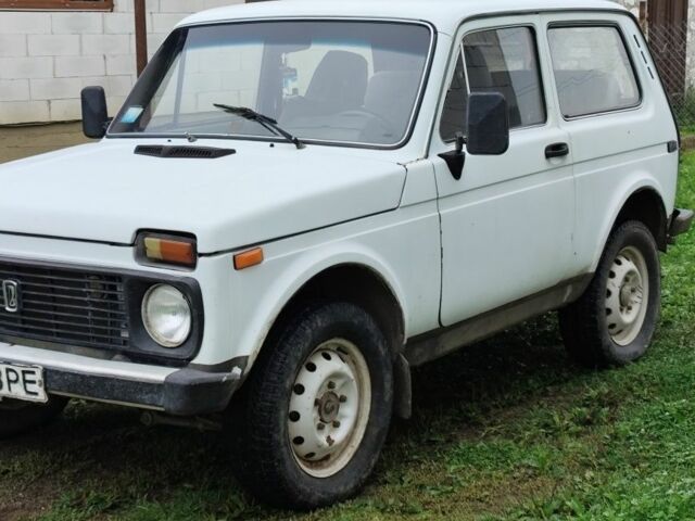 Белый ВАЗ 21214, объемом двигателя 1.7 л и пробегом 65 тыс. км за 1850 $, фото 5 на Automoto.ua