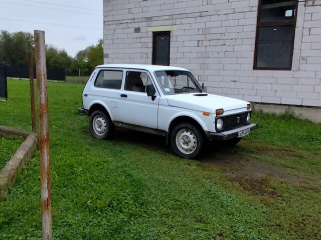 Белый ВАЗ 21214, объемом двигателя 1.7 л и пробегом 65 тыс. км за 1850 $, фото 2 на Automoto.ua