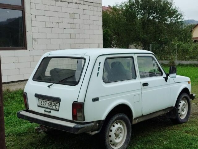 Белый ВАЗ 21214, объемом двигателя 1.7 л и пробегом 65 тыс. км за 1850 $, фото 6 на Automoto.ua