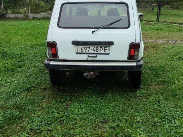 Белый ВАЗ 21214, объемом двигателя 1.7 л и пробегом 65 тыс. км за 1850 $, фото 3 на Automoto.ua