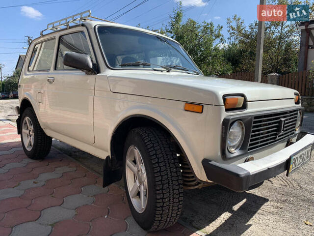 Белый ВАЗ 21214, объемом двигателя 1.69 л и пробегом 114 тыс. км за 3300 $, фото 1 на Automoto.ua