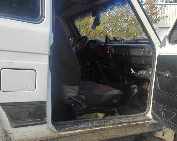 Белый ВАЗ 21214, объемом двигателя 1.7 л и пробегом 182 тыс. км за 3300 $, фото 3 на Automoto.ua